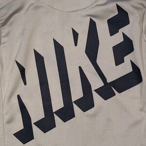 NIKE TRACK JACKET BOYS 5 GRAY w BLACK WORDMARK GRAPHIC KIDS